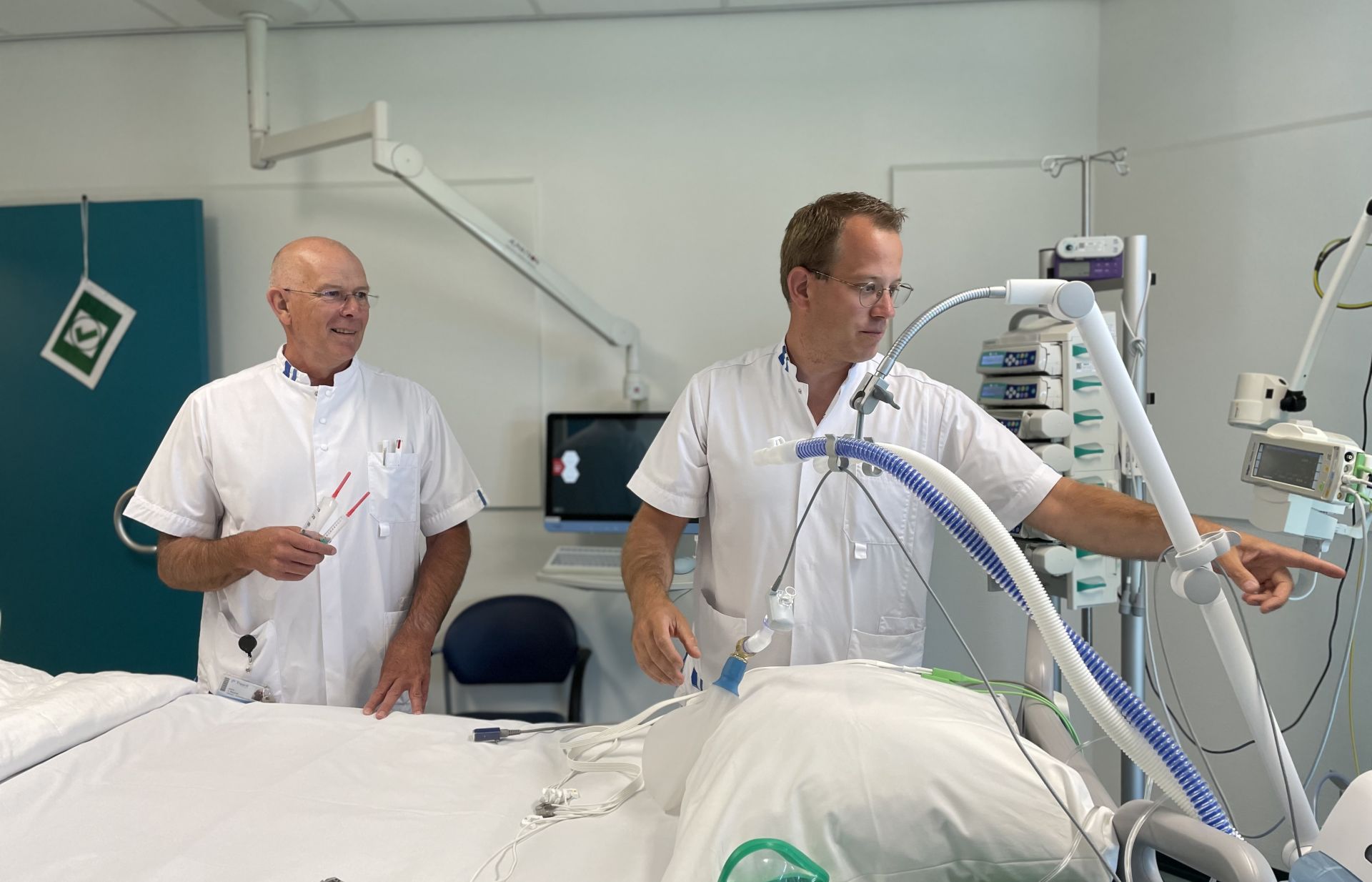 Vader Jan en zoon Rik werken samen op de IC