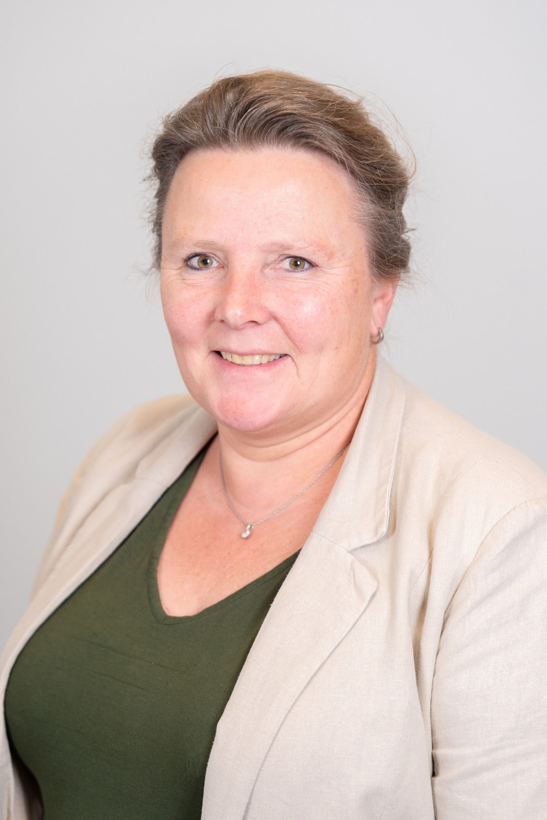 Portretfoto Esther Oelen