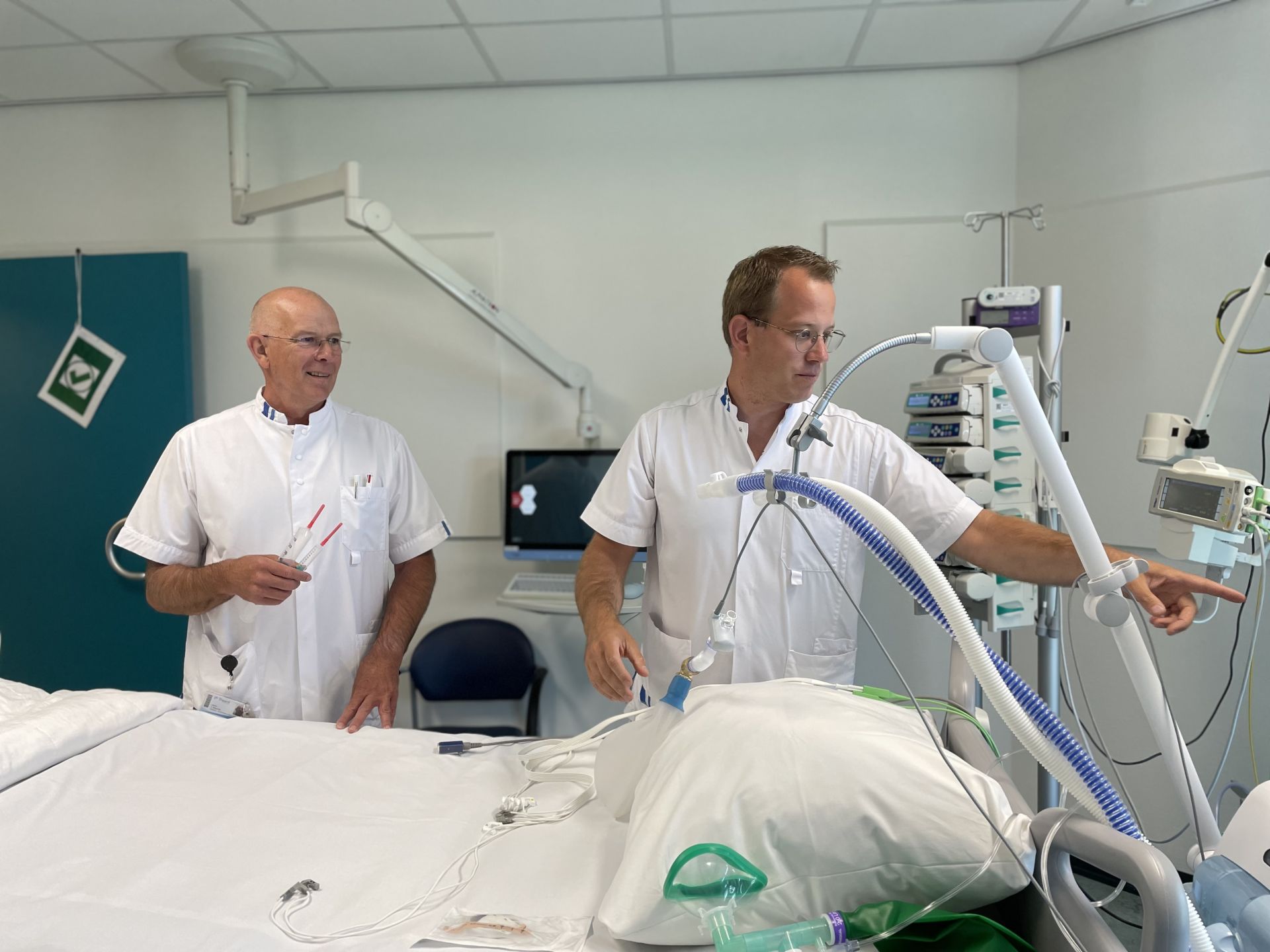 Vader Jan en zoon Rik werken samen op de IC